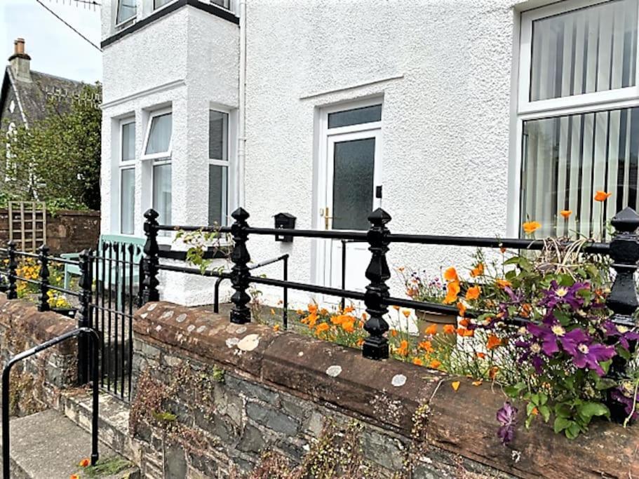 Dalry  St John'S Flat Spacious Accomodation מראה חיצוני תמונה