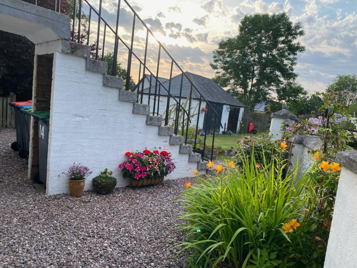 Dalry  St John'S Flat Spacious Accomodation מראה חיצוני תמונה